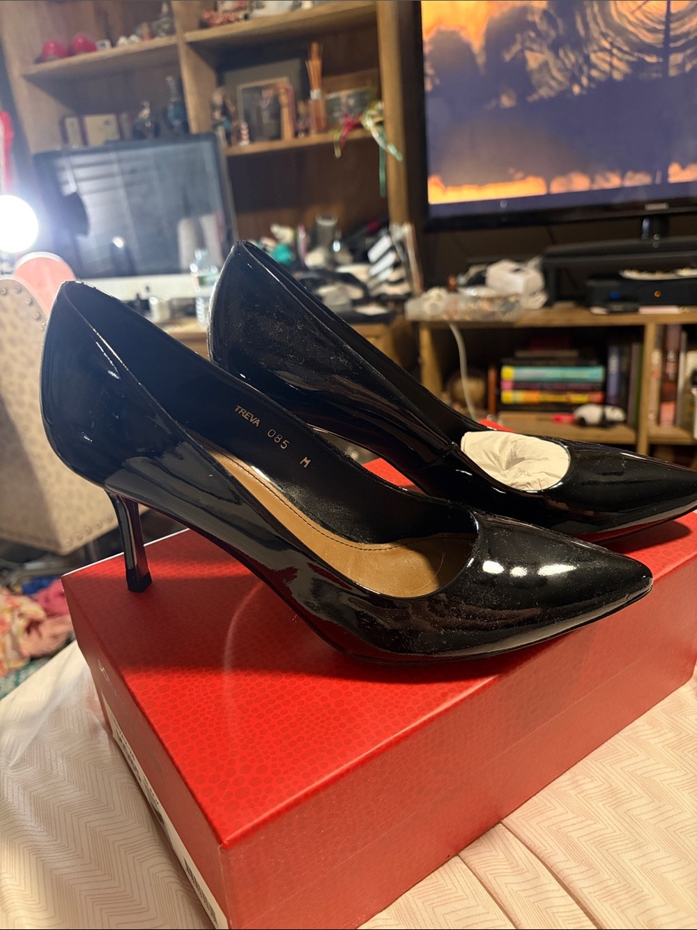 Women’s Donald J Pliner Black Patent Leather Pointed-Toe Pumps - 8.5
